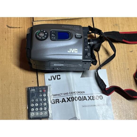 JVC Compact VHS Camcorder GR-AX900 with manual and remote untested. - Picture 5 of 8